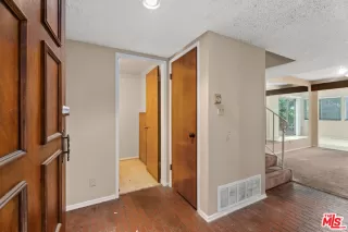 Photo #2: 26646961 Listing 