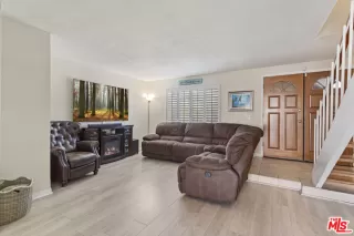 Photo #3: 26647411 Listing 