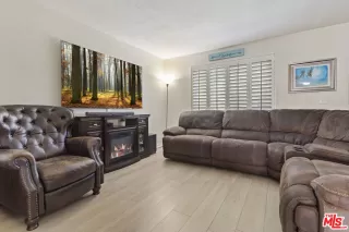 Photo #5: 26647411 Listing 