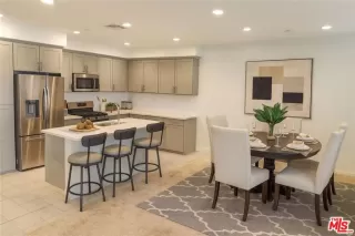 Photo #6: 26650131 Listing 