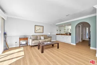 Photo #5: 26654959 Listing 