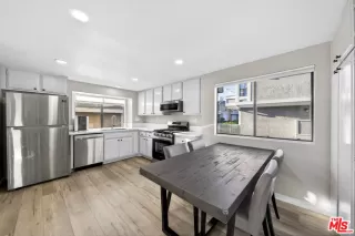 Photo #6: 26655383 Listing