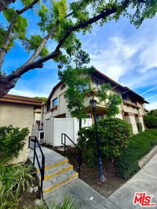 Photo #3: 26656443 Listing