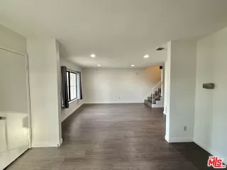 Photo #5: 26656443 Listing