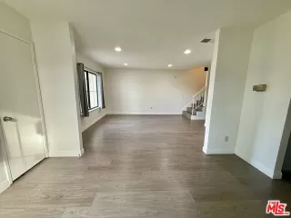 Photo #6: 26656443 Listing