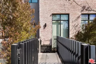 Photo #2: 26660293 Listing 