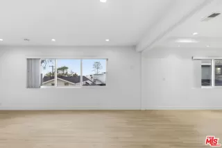 Photo #4: 26663477 Listing 