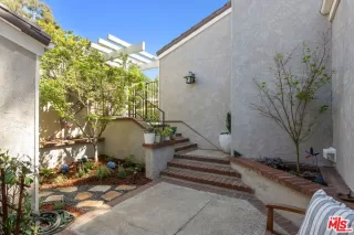 Photo #3: 26664703 Listing