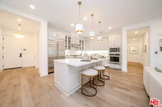 Photo #3: 26664803 Listing