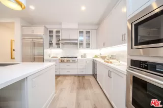 Photo #4: 26664803 Listing