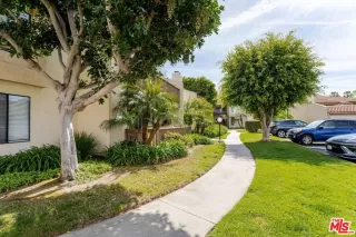 Photo #2: 26665599 Listing 