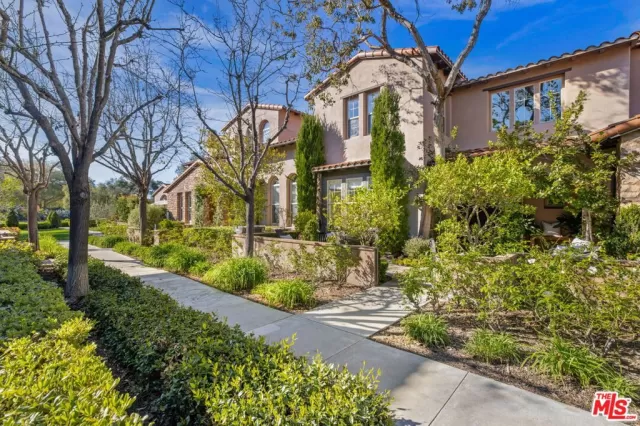 MLS: 26666093 Condo For Sale