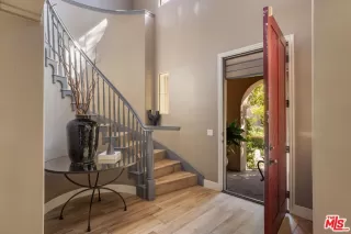 Photo #4: 26666093 Listing 