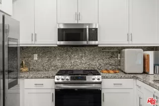 Photo #2: 26670395 Listing 