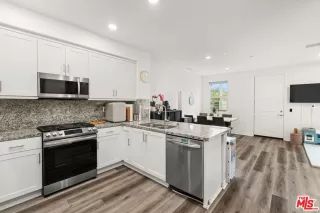 Photo #4: 26670395 Listing 