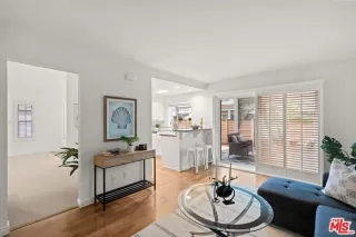 Photo #6: 26671561 Listing