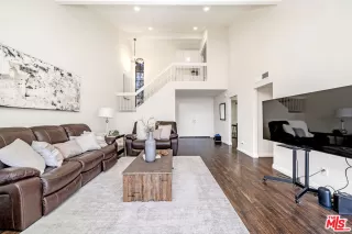 Photo #3: 26671563 Listing