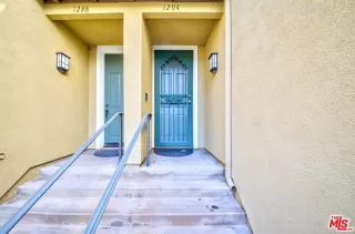 Photo #5: 26688281 Listing