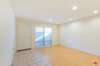 Photo #6: 26715315 Listing 