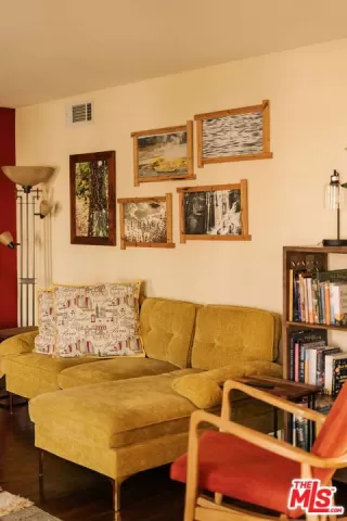 Photo #5: 26727423 Listing 