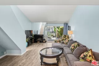 Photo #2: 26741803 Listing 