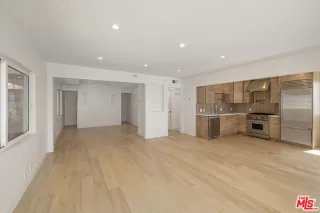 Photo #3: 26774913 Listing 