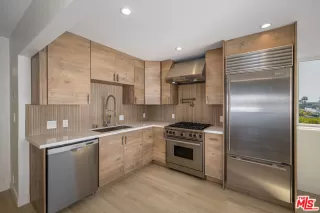 Photo #4: 26774913 Listing 