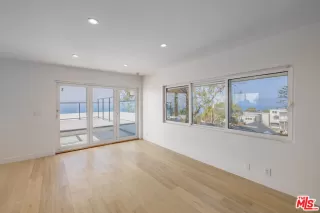 Photo #6: 26774913 Listing 