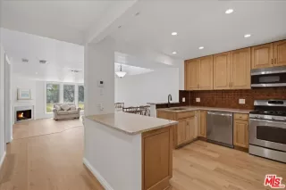 Photo #3: 26828949 Listing 