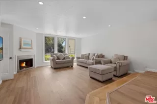 Photo #4: 26828949 Listing 