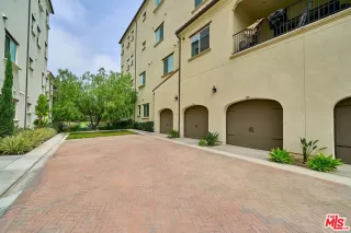 Photo #5: 26830109 Listing 