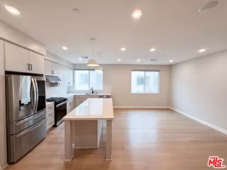 Photo #1: 26834945 Listing