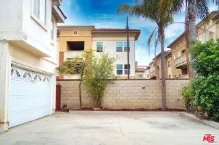 Photo #2: 26835779 Listing