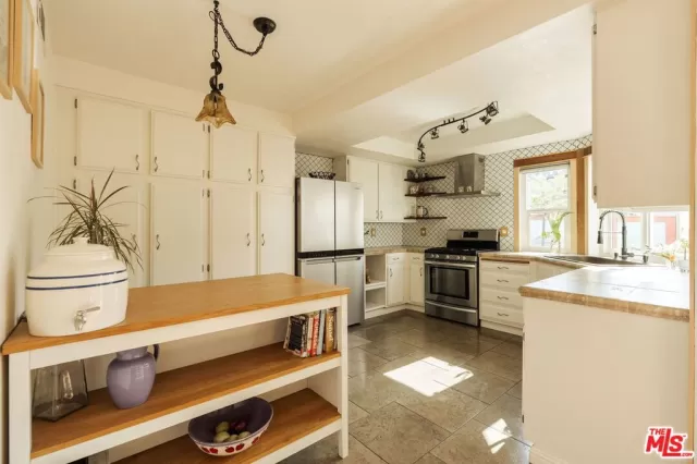 MLS: 26843253 Condo For Sale