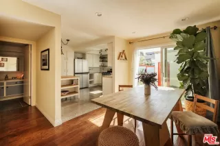 Photo #4: 26843253 Listing 