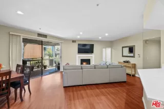 Photo #3: 26843387 Listing