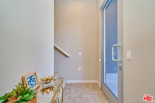 Photo #6: 26844507 Listing