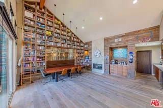 Photo #2: 26846145 Listing