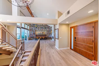 Photo #5: 26846145 Listing