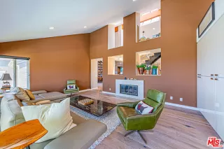 Photo #6: 26846145 Listing