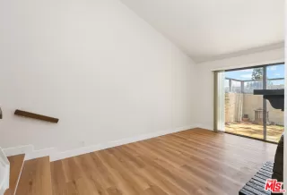 Photo #6: 26853003 Listing 
