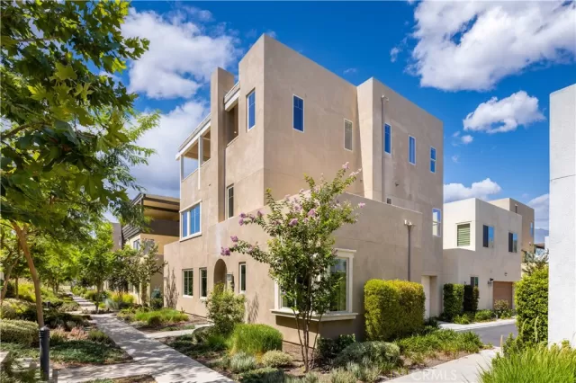 MLS: AR23032357 Condo For Sale