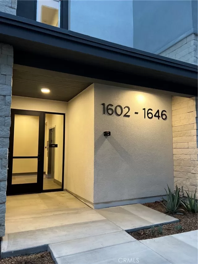 MLS: AR23070248 Condo For Sale