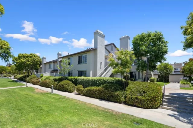 MLS: AR23099990 Condo For Sale