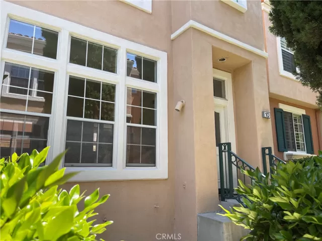 MLS: AR23115361 Condo For Sale