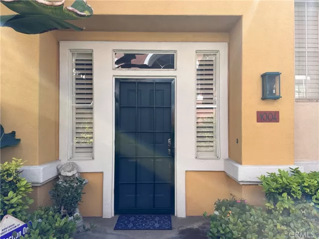 MLS: AR23192411 Condo For Sale