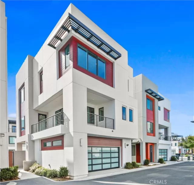 MLS: AR24012390 Condo For Sale