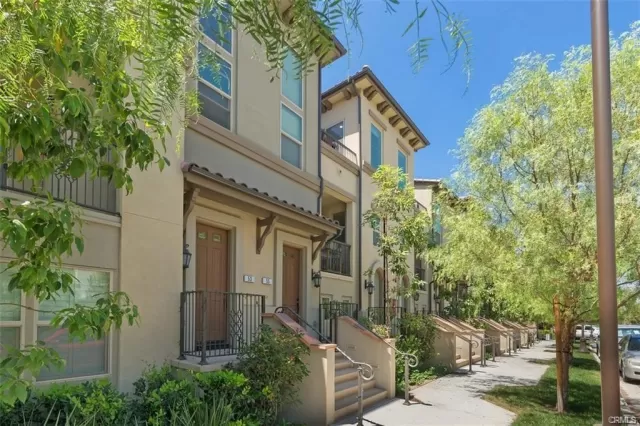 MLS: AR24040931 Condo For Sale