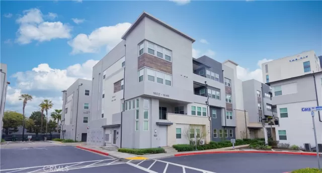 MLS: AR25029295 Condo For Sale