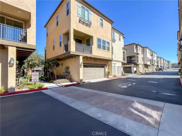 MLS: AR25057640 Condo For Sale